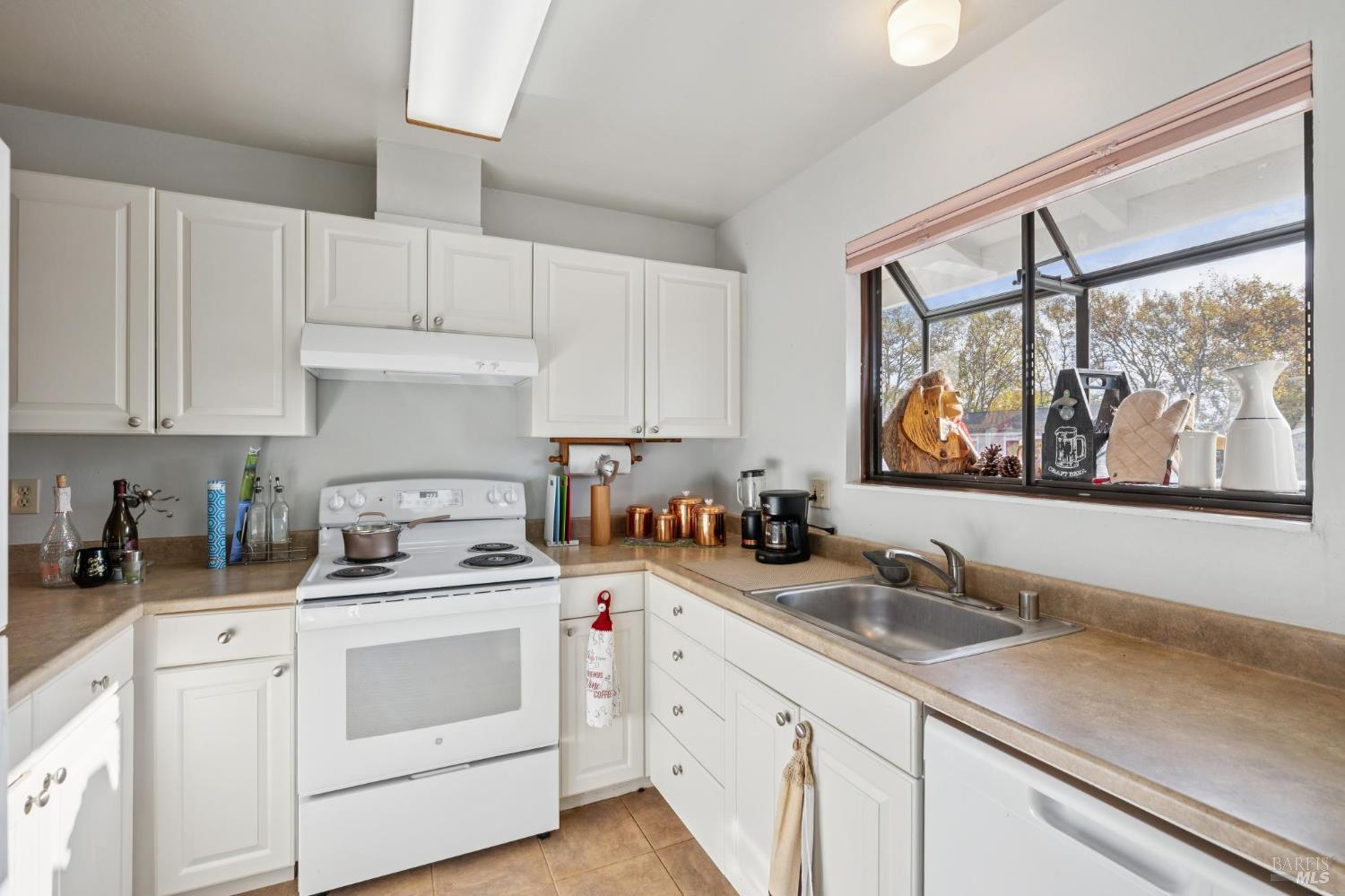 Detail Gallery Image 16 of 34 For 900 Southampton Rd #2,  Benicia,  CA 94510 - 1 Beds | 1 Baths