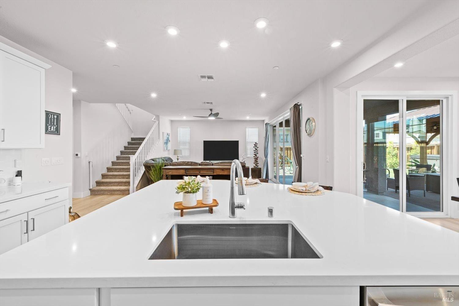 Detail Gallery Image 19 of 81 For 1532 Base Ct, Dixon,  CA 95620 - 4 Beds | 3 Baths