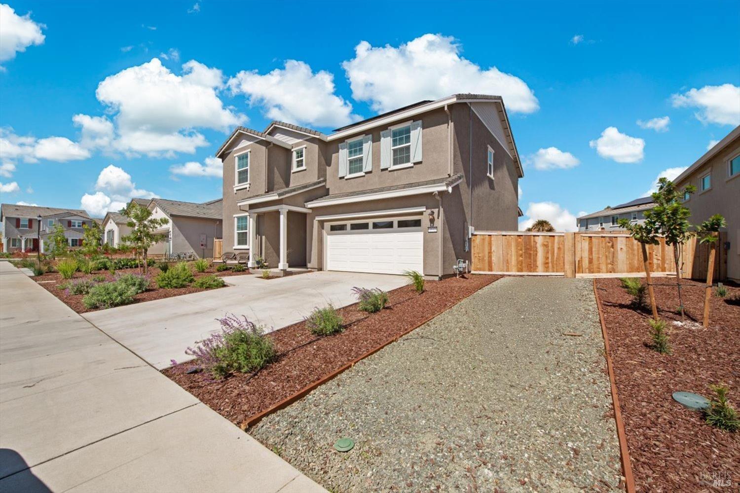 Detail Gallery Image 4 of 81 For 1532 Base Ct, Dixon,  CA 95620 - 4 Beds | 3 Baths