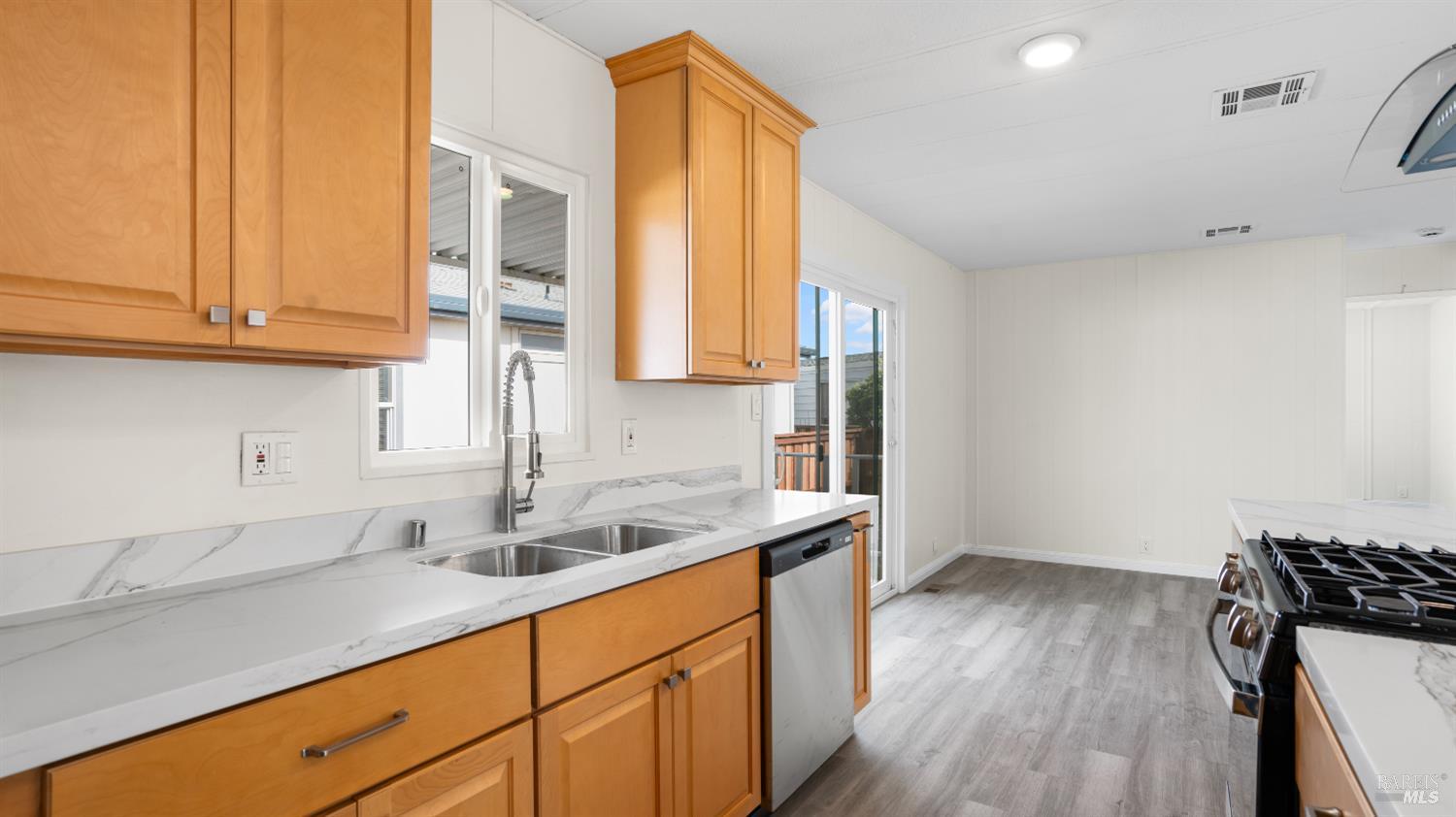 Detail Gallery Image 16 of 35 For 120 Century Ct Ct, Fairfield,  CA 94533 - 2 Beds | 2 Baths