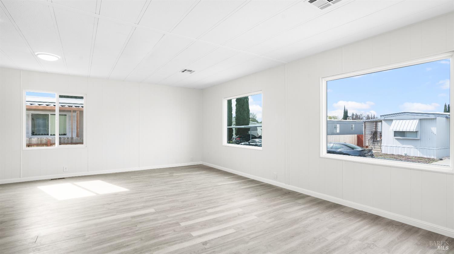 Detail Gallery Image 11 of 35 For 120 Century Ct Ct, Fairfield,  CA 94533 - 2 Beds | 2 Baths