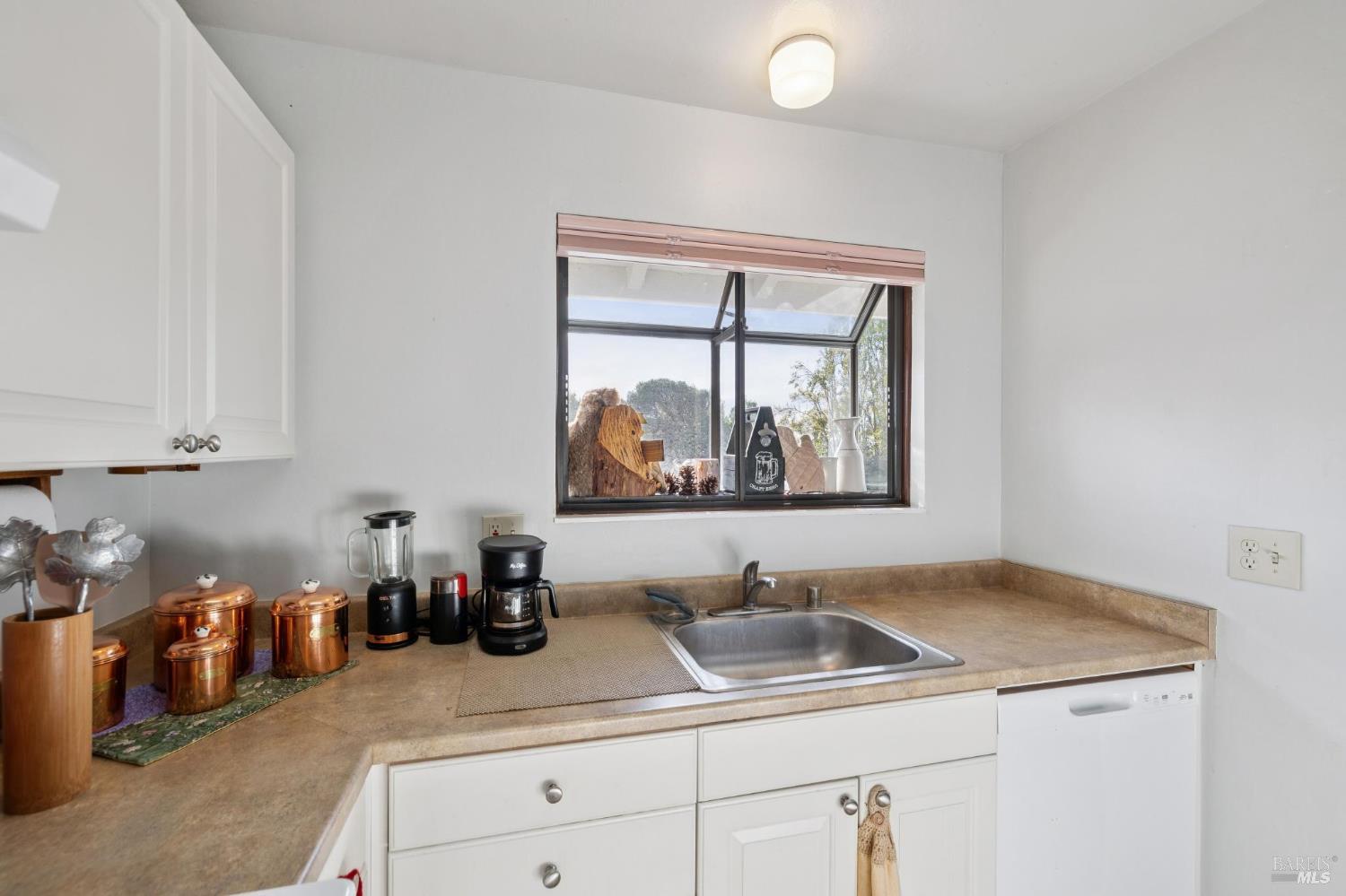 Detail Gallery Image 18 of 34 For 900 Southampton Rd #2,  Benicia,  CA 94510 - 1 Beds | 1 Baths