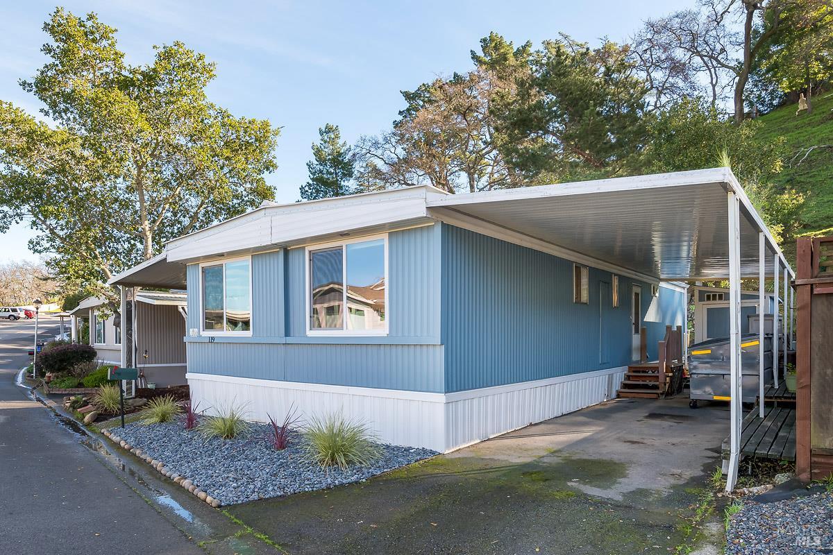 Detail Gallery Image 2 of 16 For 119 Marin Valley Dr, Novato,  CA 94949 - 2 Beds | 2 Baths