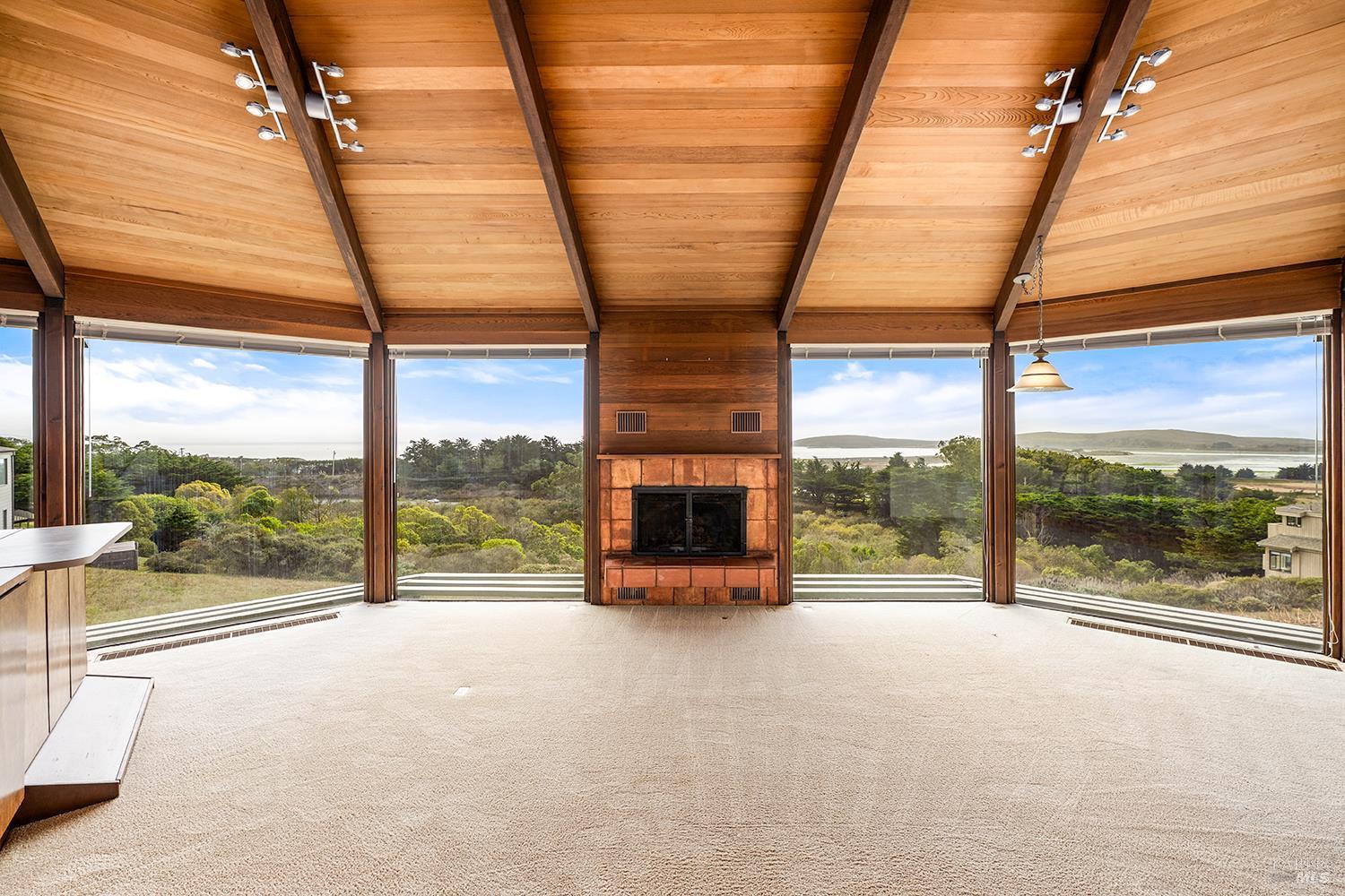 Detail Gallery Image 4 of 28 For 190 Starboard Ct, Bodega Bay,  CA 94923 - 3 Beds | 2 Baths