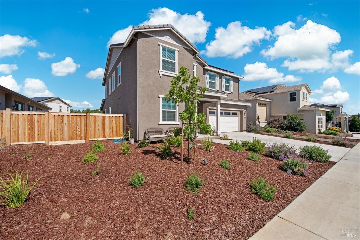 Detail Gallery Image 9 of 81 For 1532 Base Ct, Dixon,  CA 95620 - 4 Beds | 3 Baths