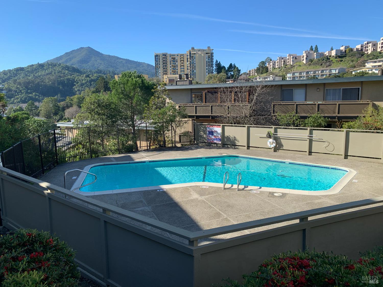 Detail Gallery Image 21 of 24 For 175 Upper via Casitas Dr #10,  Greenbrae,  CA 94904 - 2 Beds | 2 Baths