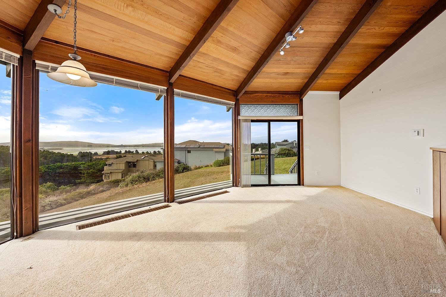 Detail Gallery Image 6 of 28 For 190 Starboard Ct, Bodega Bay,  CA 94923 - 3 Beds | 2 Baths