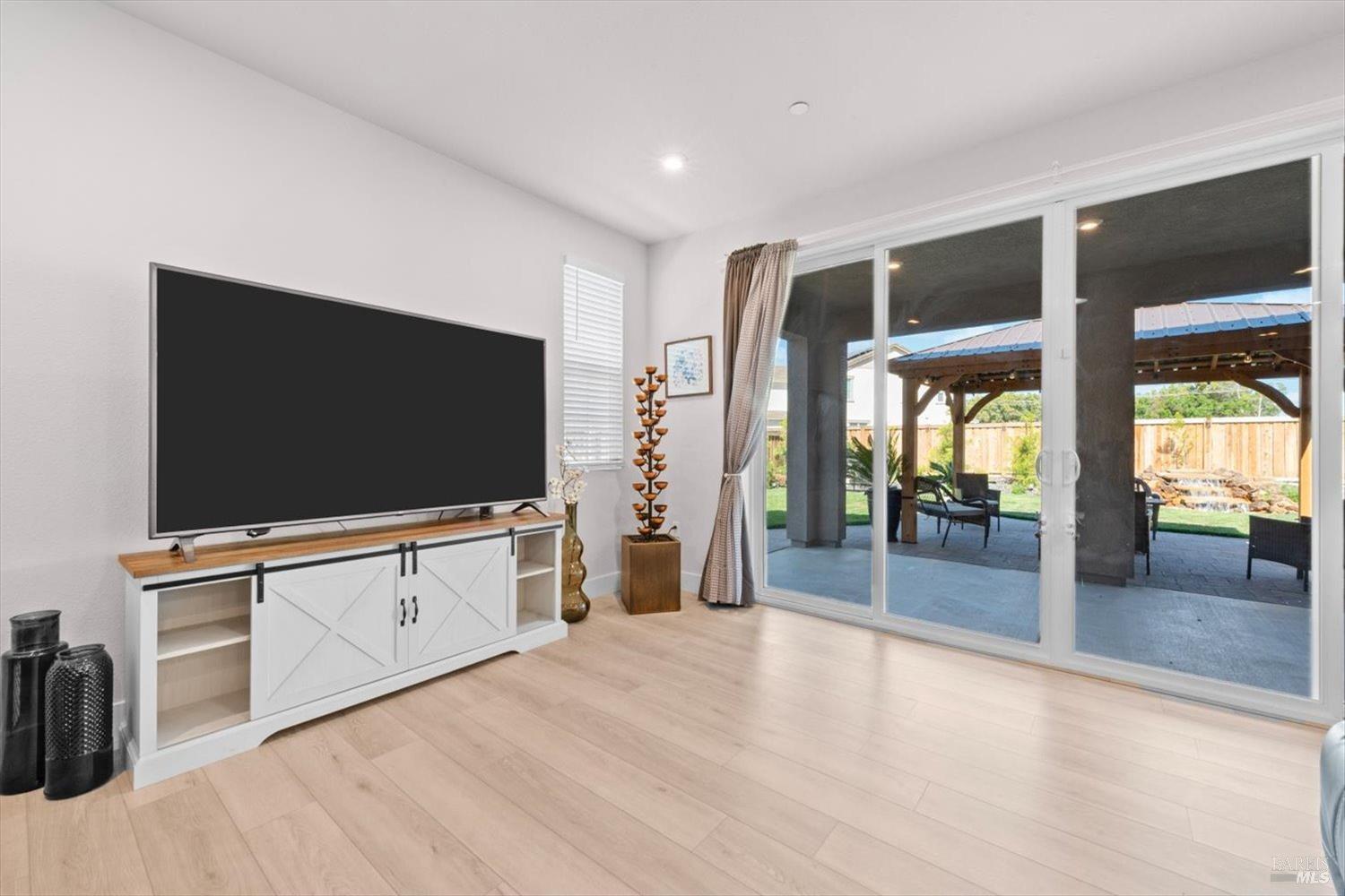 Detail Gallery Image 31 of 81 For 1532 Base Ct, Dixon,  CA 95620 - 4 Beds | 3 Baths