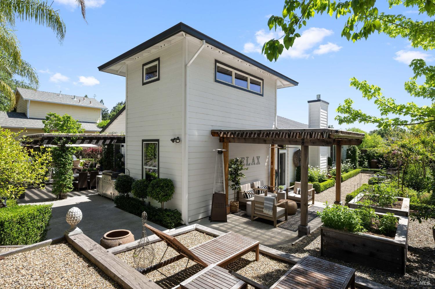 Detail Gallery Image 34 of 38 For 806 Chiles Ave, Saint Helena,  CA 94574 - 3 Beds | 2/1 Baths