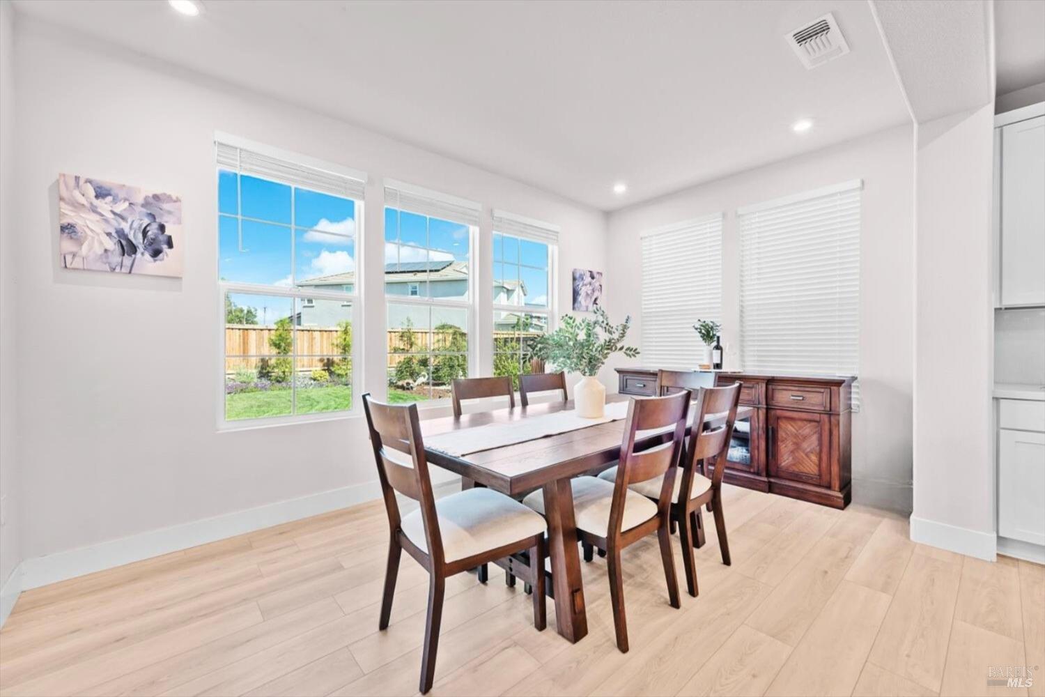 Detail Gallery Image 27 of 81 For 1532 Base Ct, Dixon,  CA 95620 - 4 Beds | 3 Baths