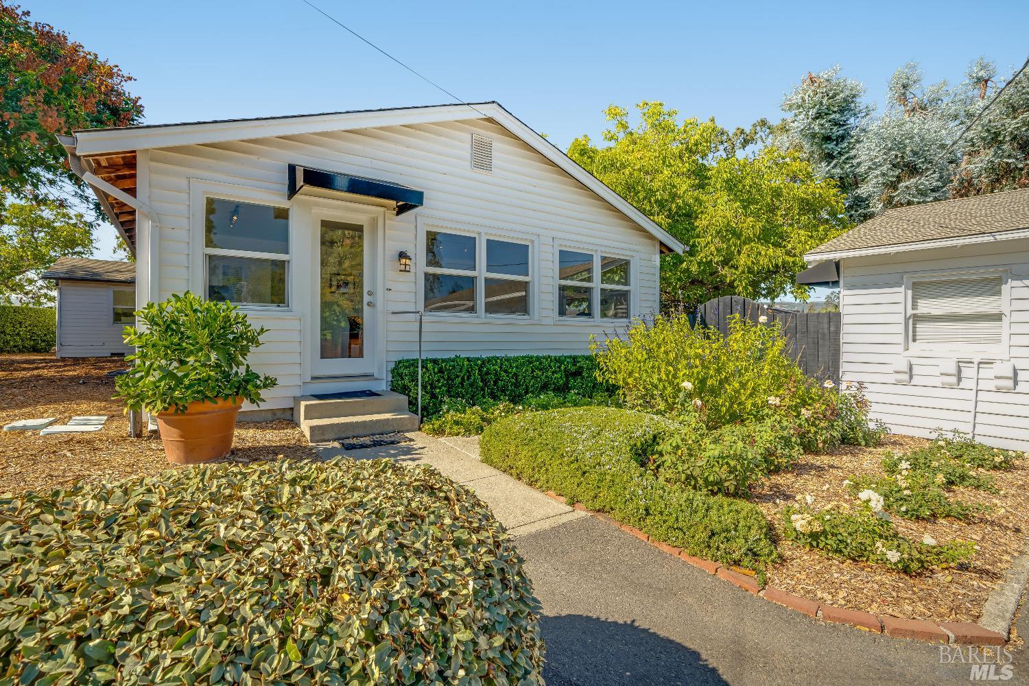 Detail Gallery Image 27 of 34 For 1234 Davis Ln, Saint Helena,  CA 94574 - 2 Beds | 1/1 Baths