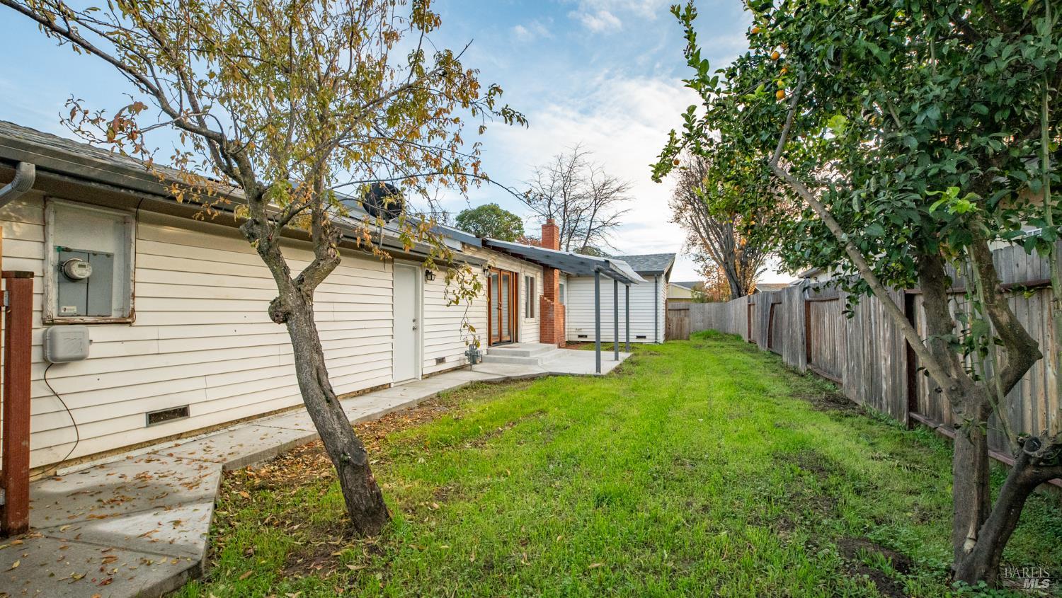 Detail Gallery Image 14 of 15 For 2611 Lilac St, Fairfield,  CA 94533 - 4 Beds | 2 Baths