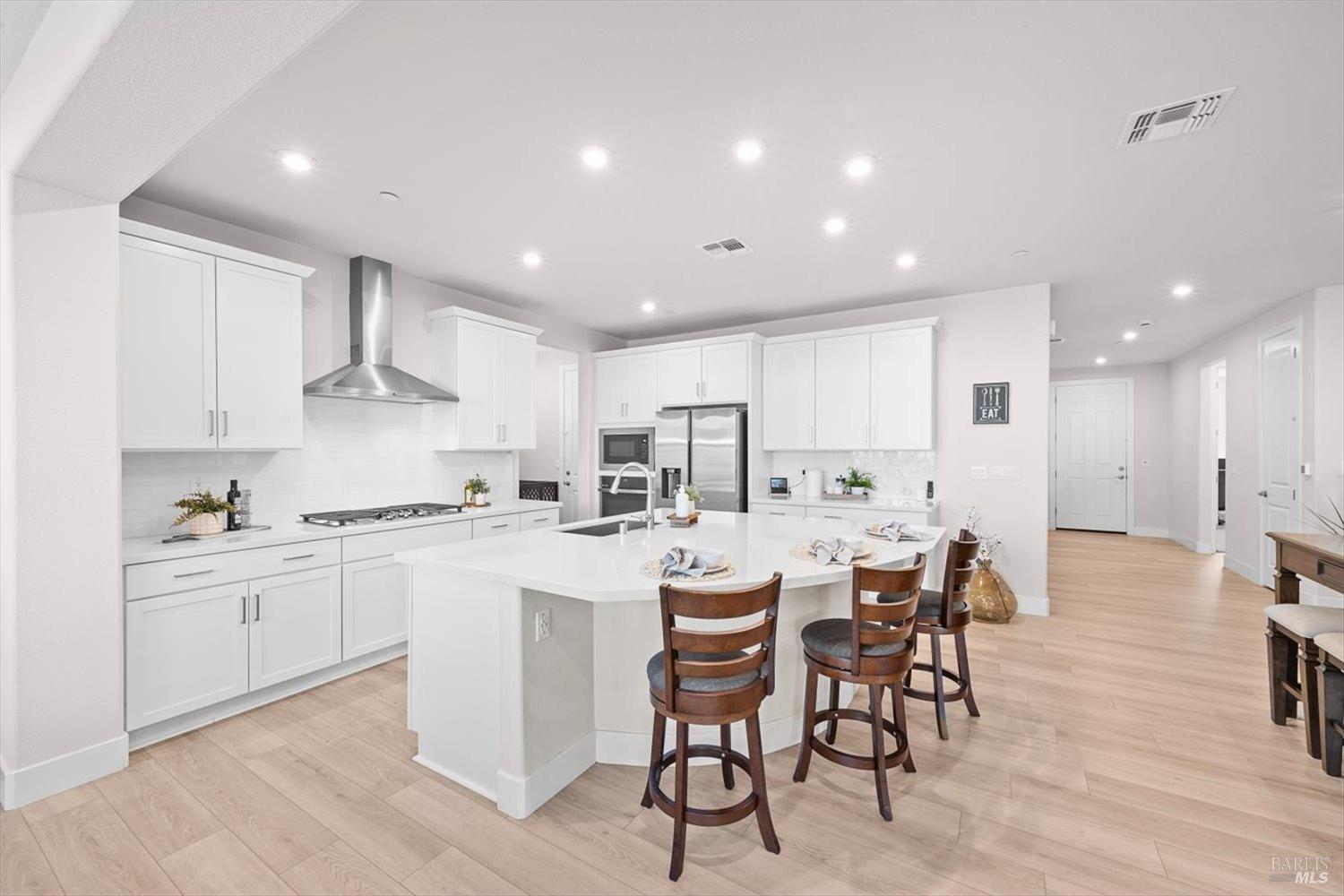 Detail Gallery Image 12 of 81 For 1532 Base Ct, Dixon,  CA 95620 - 4 Beds | 3 Baths