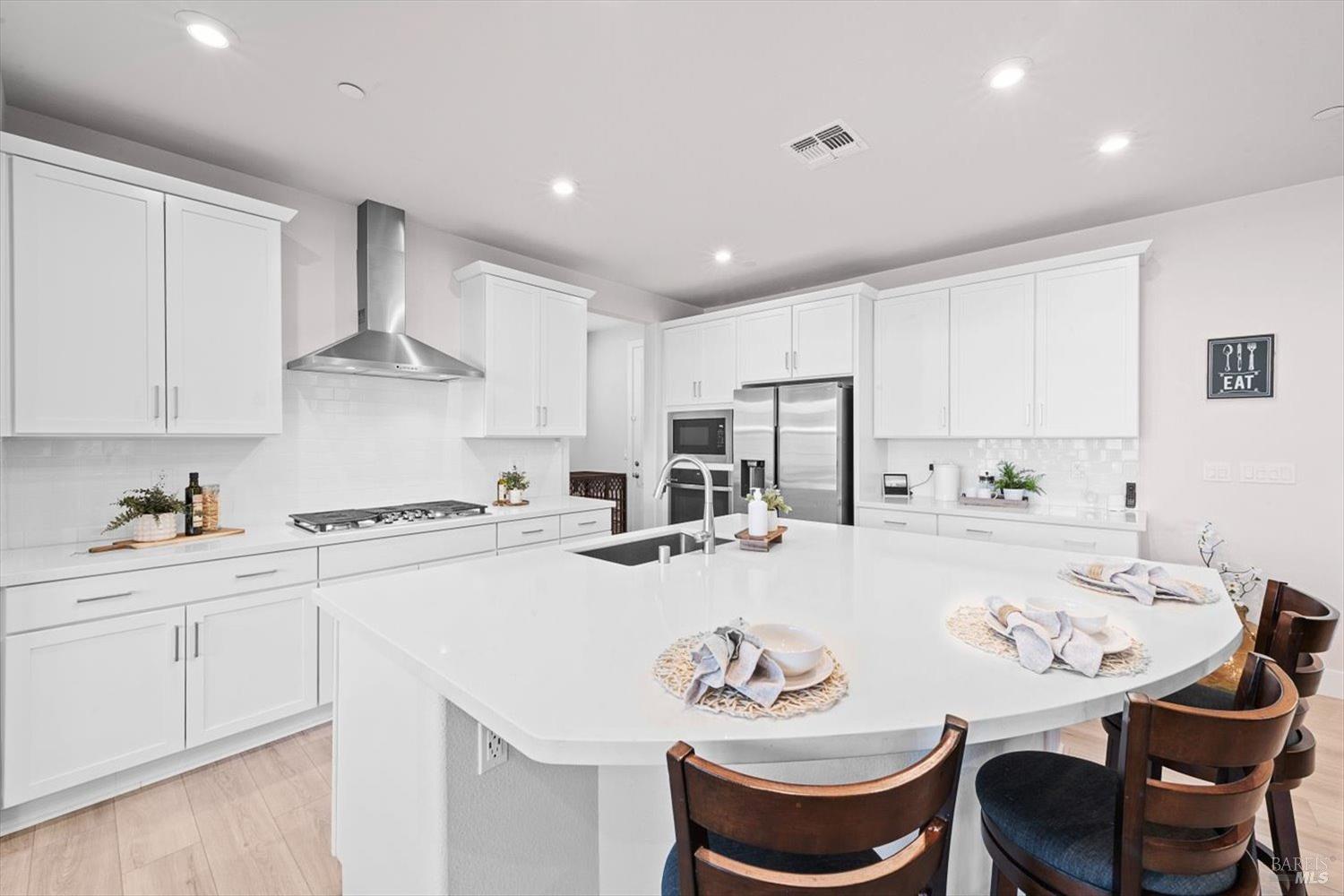 Detail Gallery Image 13 of 81 For 1532 Base Ct, Dixon,  CA 95620 - 4 Beds | 3 Baths