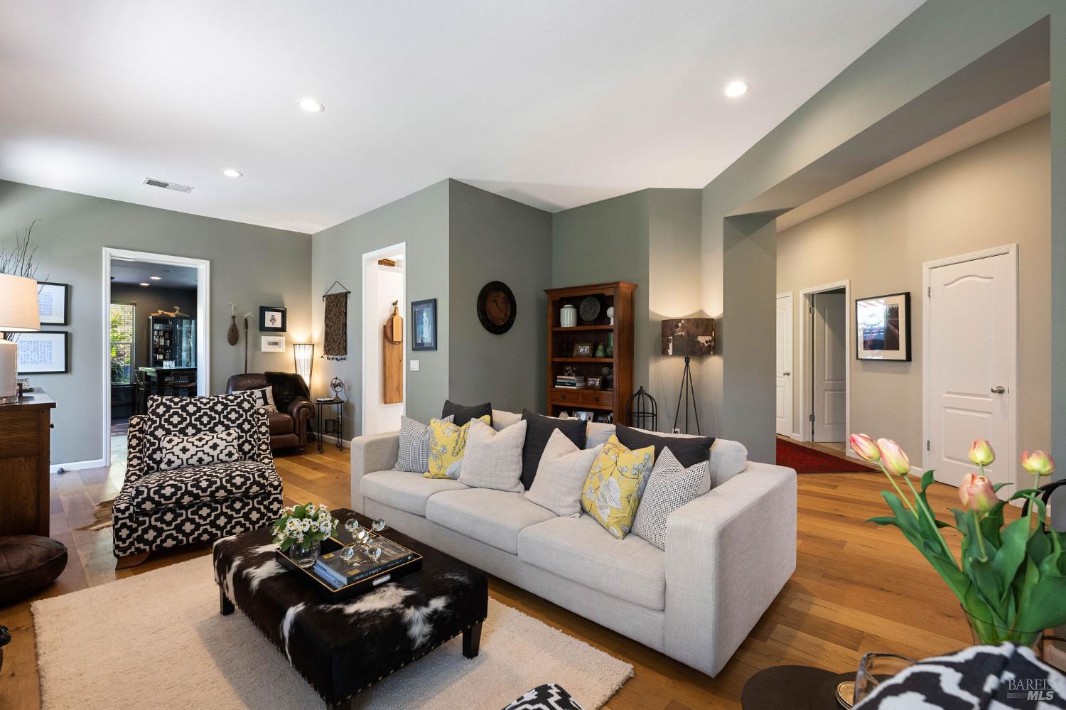 Detail Gallery Image 7 of 38 For 806 Chiles Ave, Saint Helena,  CA 94574 - 3 Beds | 2/1 Baths