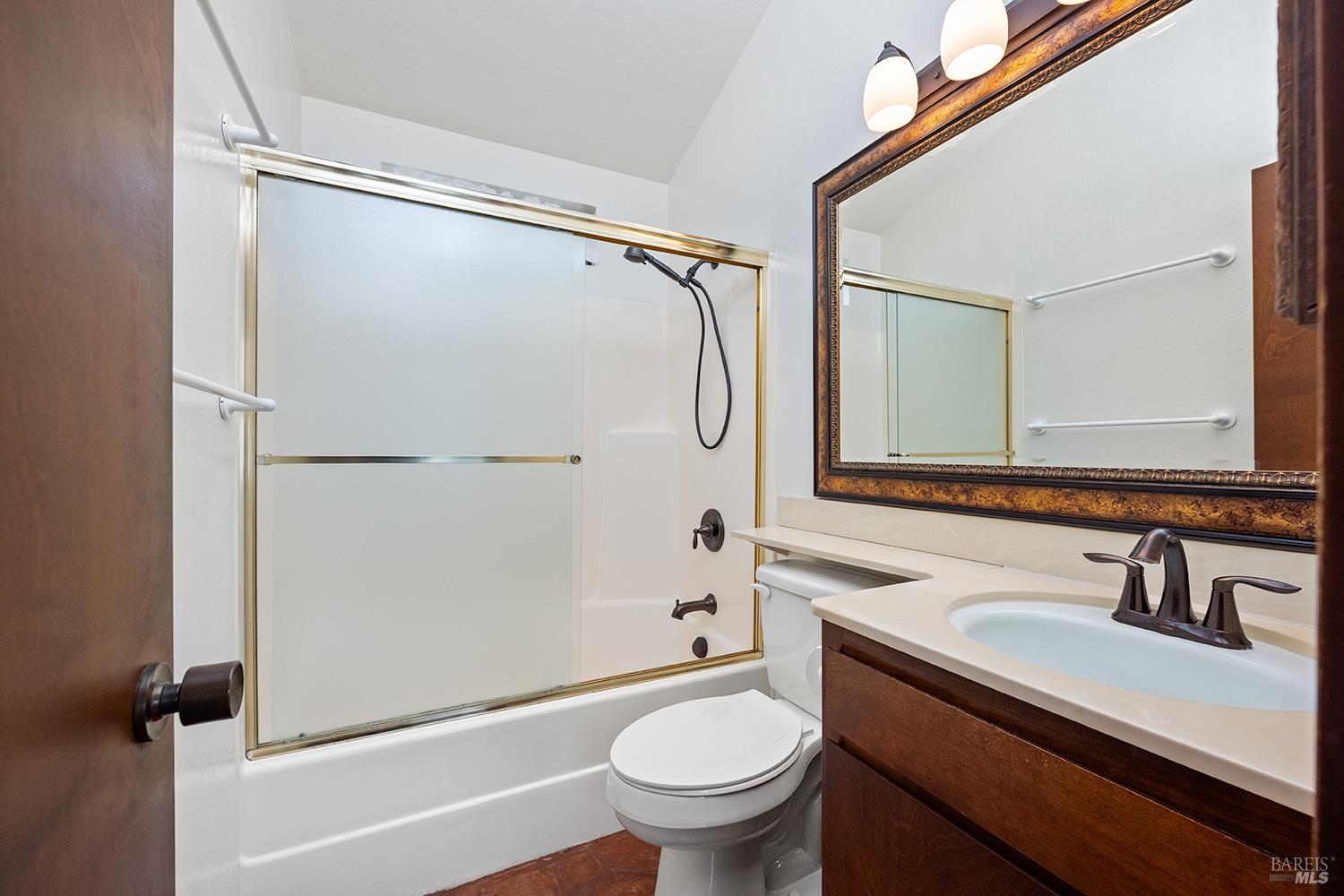 Detail Gallery Image 18 of 28 For 190 Starboard Ct, Bodega Bay,  CA 94923 - 3 Beds | 2 Baths