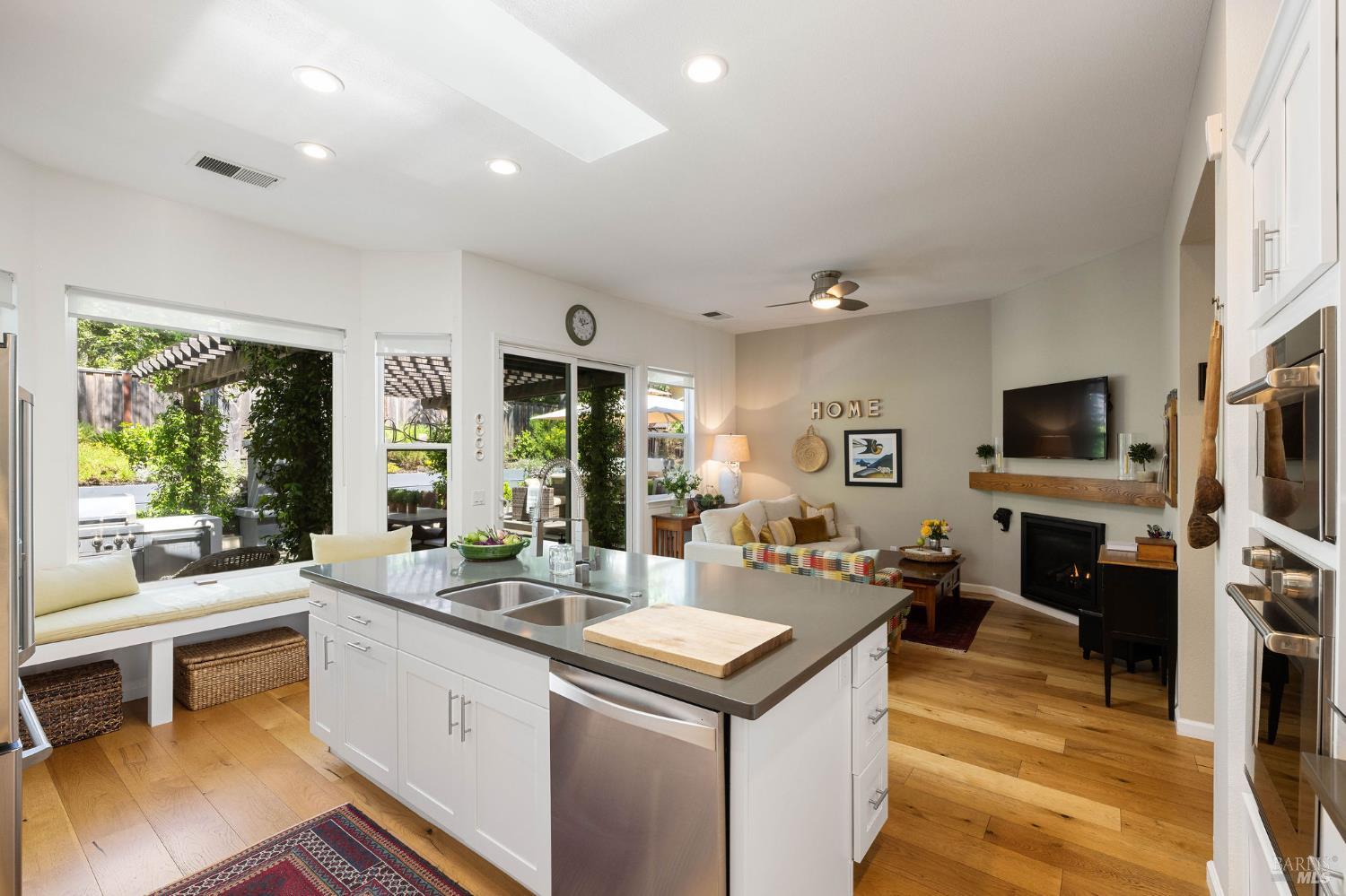 Detail Gallery Image 12 of 38 For 806 Chiles Ave, Saint Helena,  CA 94574 - 3 Beds | 2/1 Baths