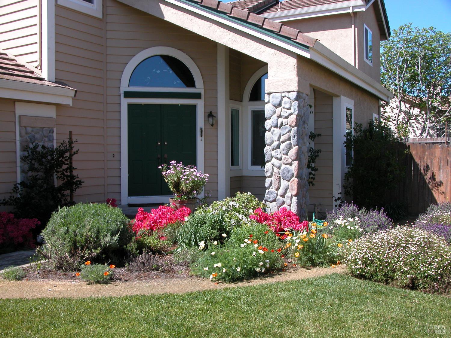 Detail Gallery Image 3 of 53 For 2913 Willow Ct, Fairfield,  CA 94533 - 4 Beds | 3 Baths