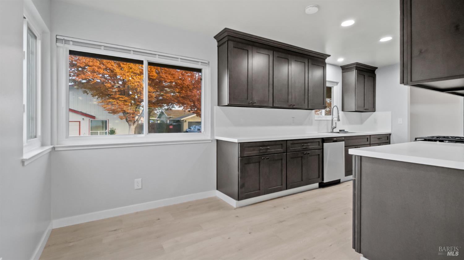 Detail Gallery Image 4 of 15 For 2611 Lilac St, Fairfield,  CA 94533 - 4 Beds | 2 Baths