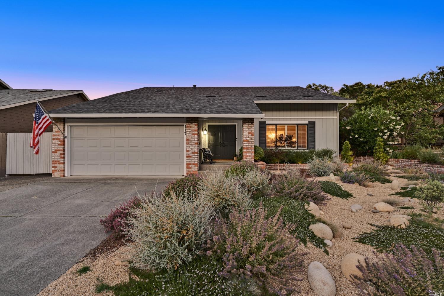 Detail Gallery Image 8 of 39 For 117 Michele Cir, Novato,  CA 94947 - 4 Beds | 3 Baths