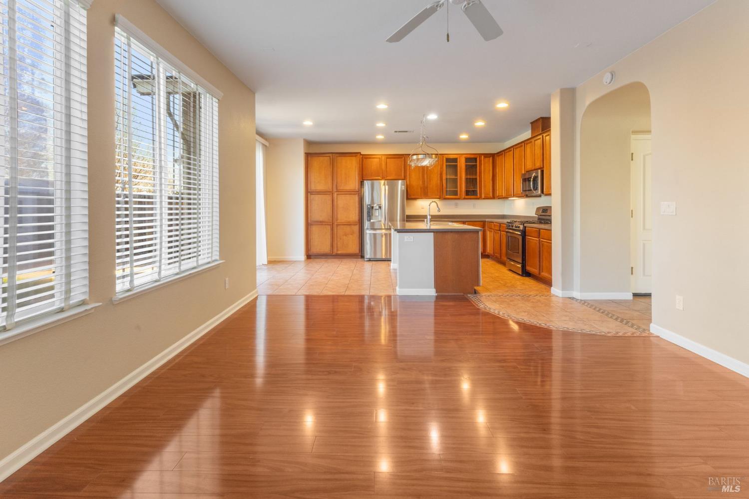 Detail Gallery Image 13 of 48 For 5018 Brown Ln, Fairfield,  CA 94533 - 3 Beds | 2/1 Baths