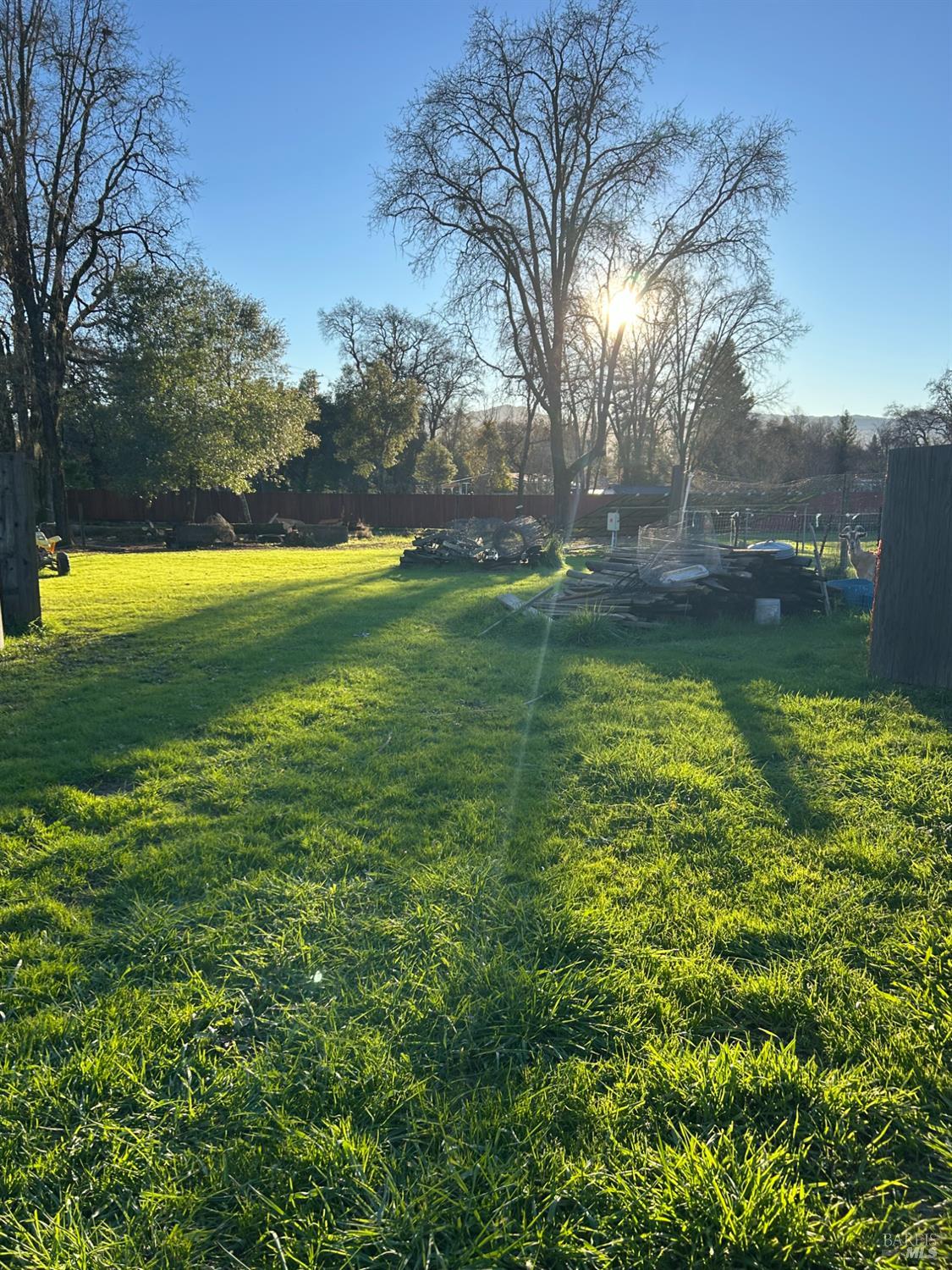 Detail Gallery Image 10 of 12 For 1114 Lake Mendocino Dr, Ukiah,  CA 95482 - 3 Beds | 2 Baths