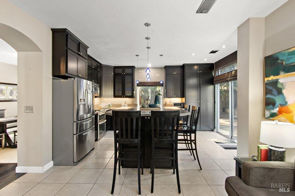 Detail Gallery Image 16 of 42 For 387 Allen Way, Benicia,  CA 94510 - 4 Beds | 2/1 Baths