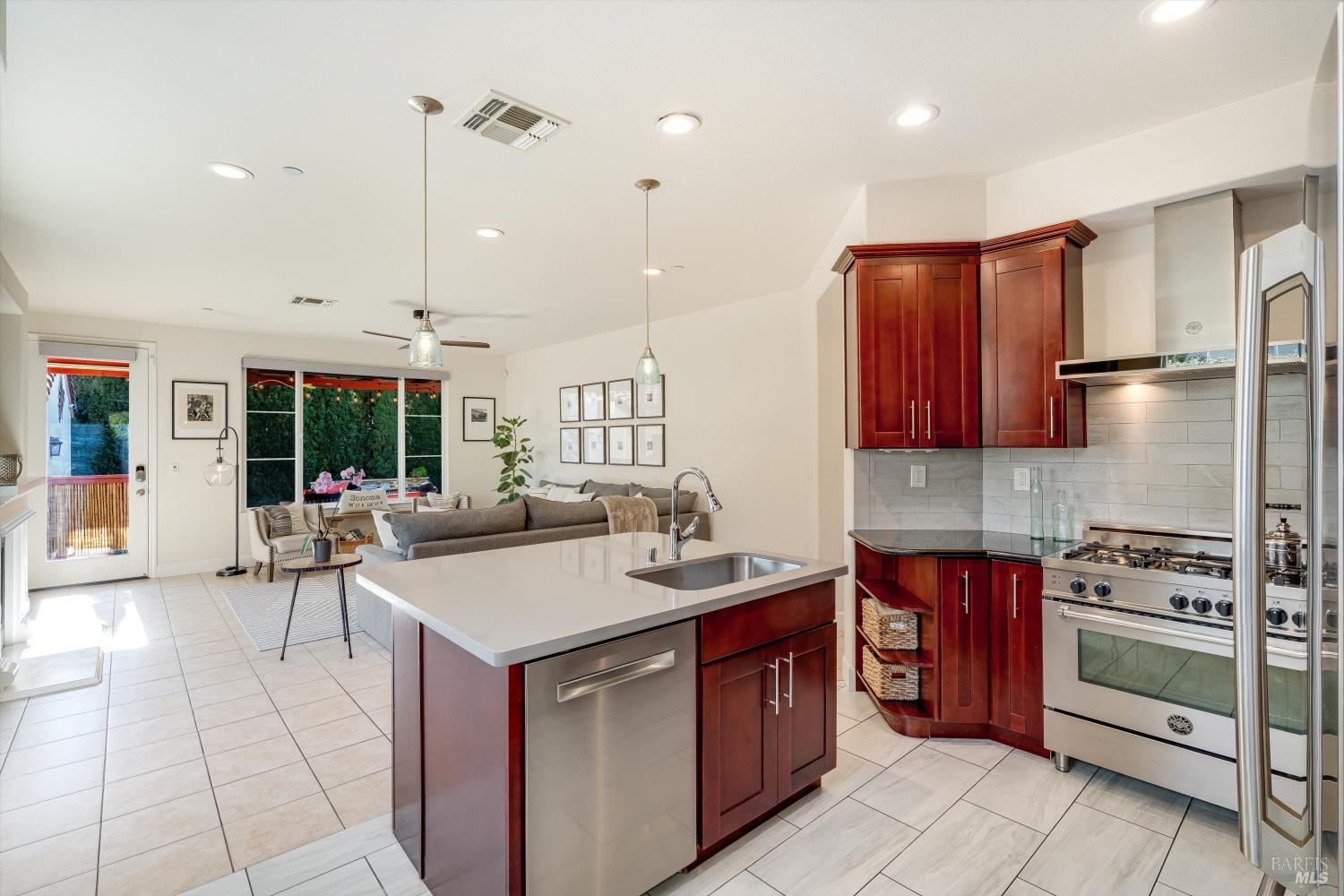 Detail Gallery Image 17 of 60 For 405 Brockman Ln, Sonoma,  CA 95476 - 4 Beds | 3 Baths