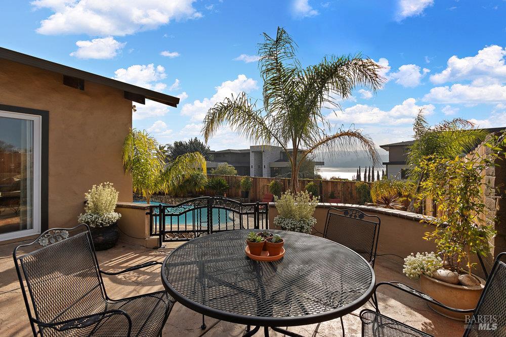 Detail Gallery Image 13 of 30 For 1190 Church St, Benicia,  CA 94510 - 3 Beds | 2 Baths