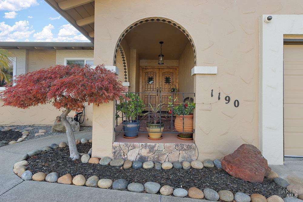 Detail Gallery Image 4 of 30 For 1190 Church St, Benicia,  CA 94510 - 3 Beds | 2 Baths