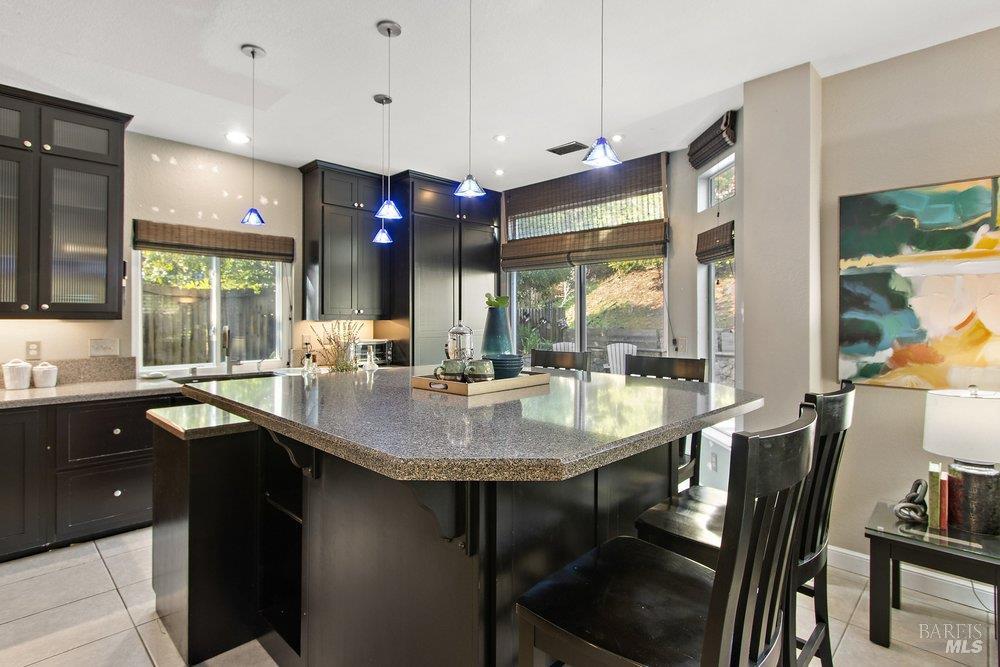 Detail Gallery Image 12 of 42 For 387 Allen Way, Benicia,  CA 94510 - 4 Beds | 2/1 Baths