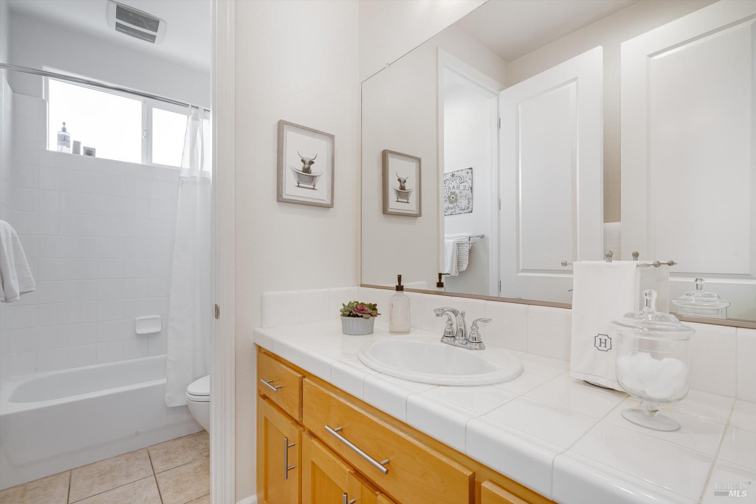 Detail Gallery Image 34 of 60 For 405 Brockman Ln, Sonoma,  CA 95476 - 4 Beds | 3 Baths