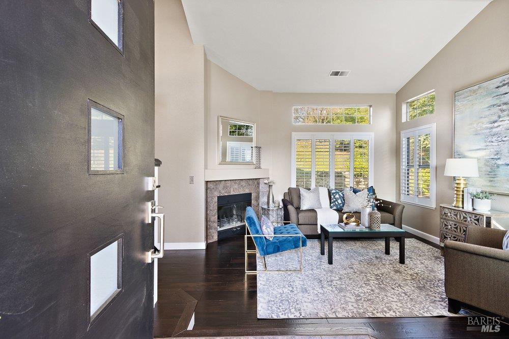 Detail Gallery Image 5 of 42 For 387 Allen Way, Benicia,  CA 94510 - 4 Beds | 2/1 Baths