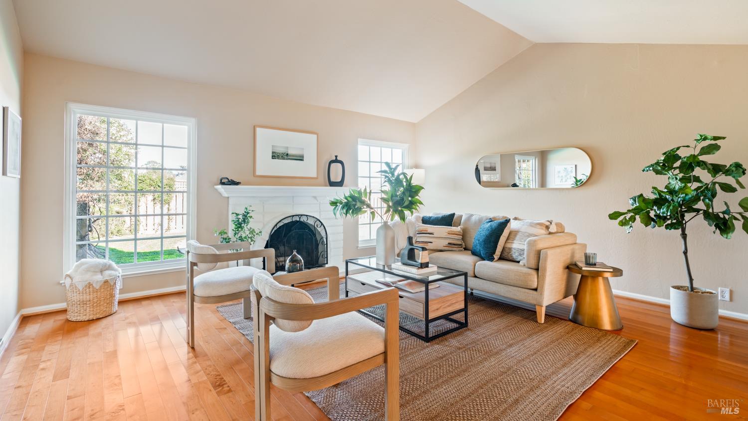 Detail Gallery Image 24 of 34 For 40 Surfwood Cir, San Rafael,  CA 94901 - 4 Beds | 2 Baths