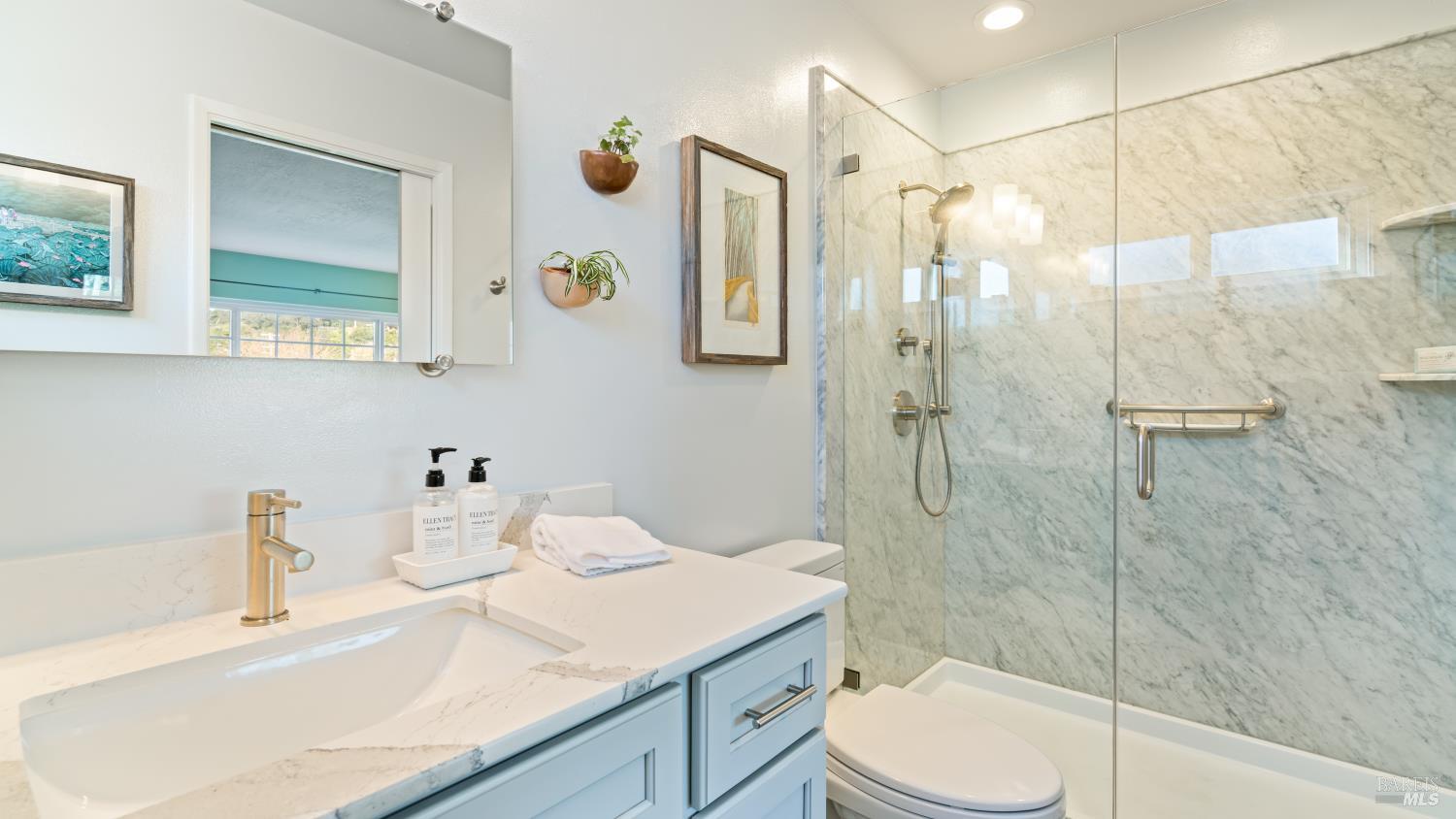 Detail Gallery Image 8 of 34 For 40 Surfwood Cir, San Rafael,  CA 94901 - 4 Beds | 2 Baths