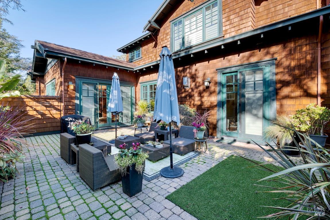 Detail Gallery Image 12 of 22 For 31 Ross Ter, Kentfield,  CA 94904 - 4 Beds | 4/1 Baths