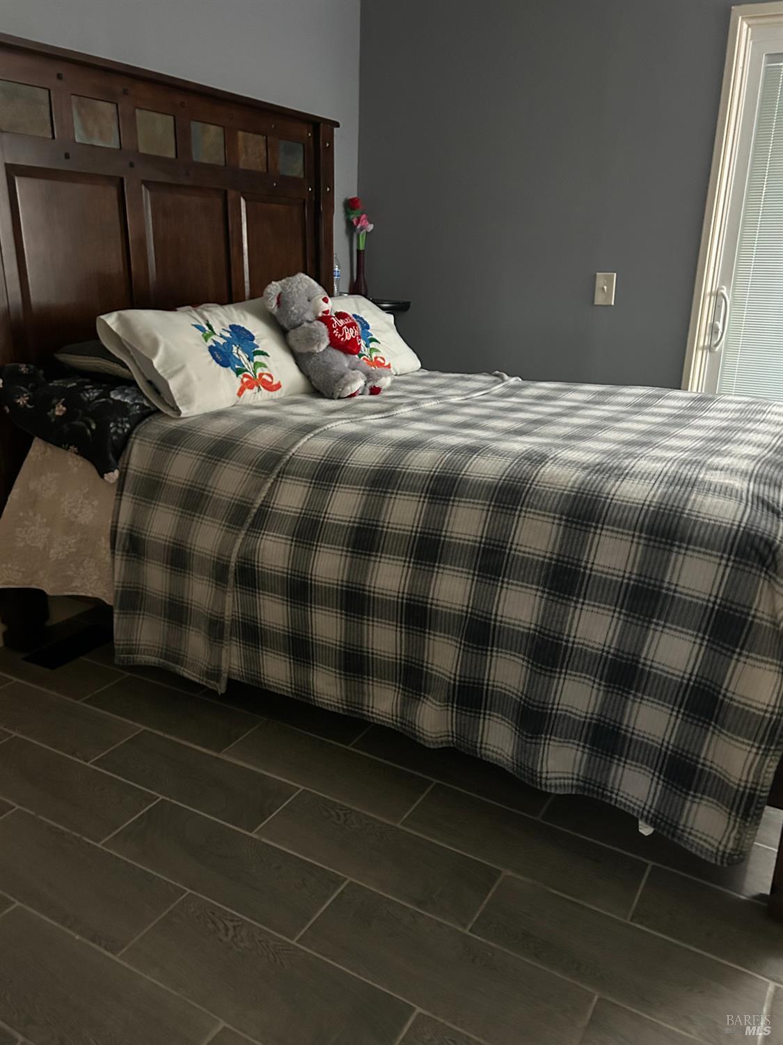 Detail Gallery Image 4 of 12 For 1114 Lake Mendocino Dr, Ukiah,  CA 95482 - 3 Beds | 2 Baths