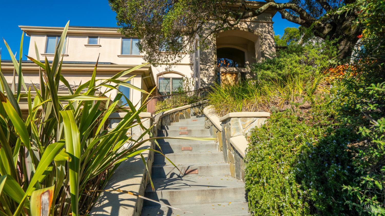 Detail Gallery Image 4 of 83 For 5304 Ravenridge Pl, Fairfield,  CA 94534 - 4 Beds | 4 Baths