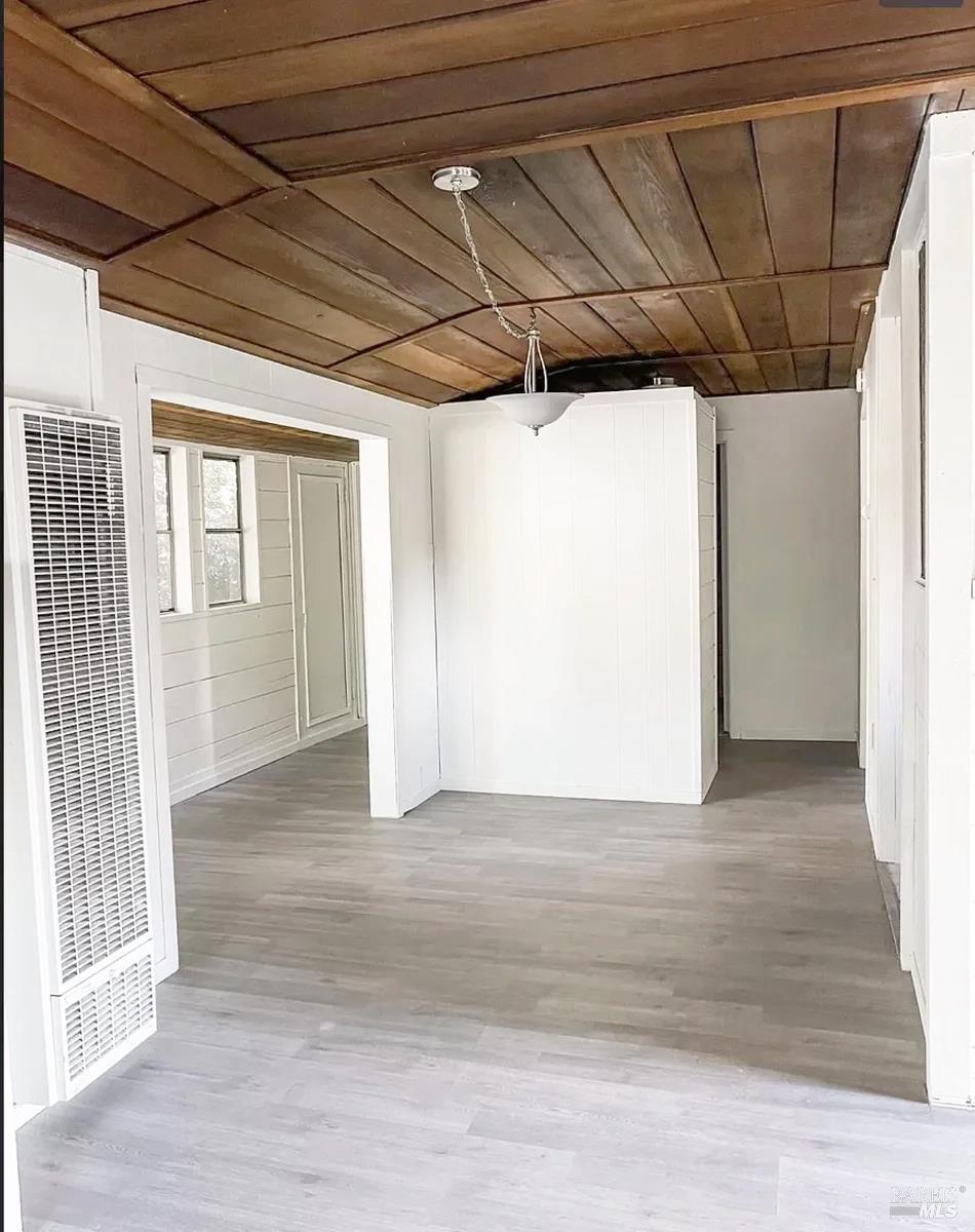 Detail Gallery Image 9 of 13 For 919 Naify Ln, Santa Rosa,  CA 95407 - 5 Beds | 2 Baths