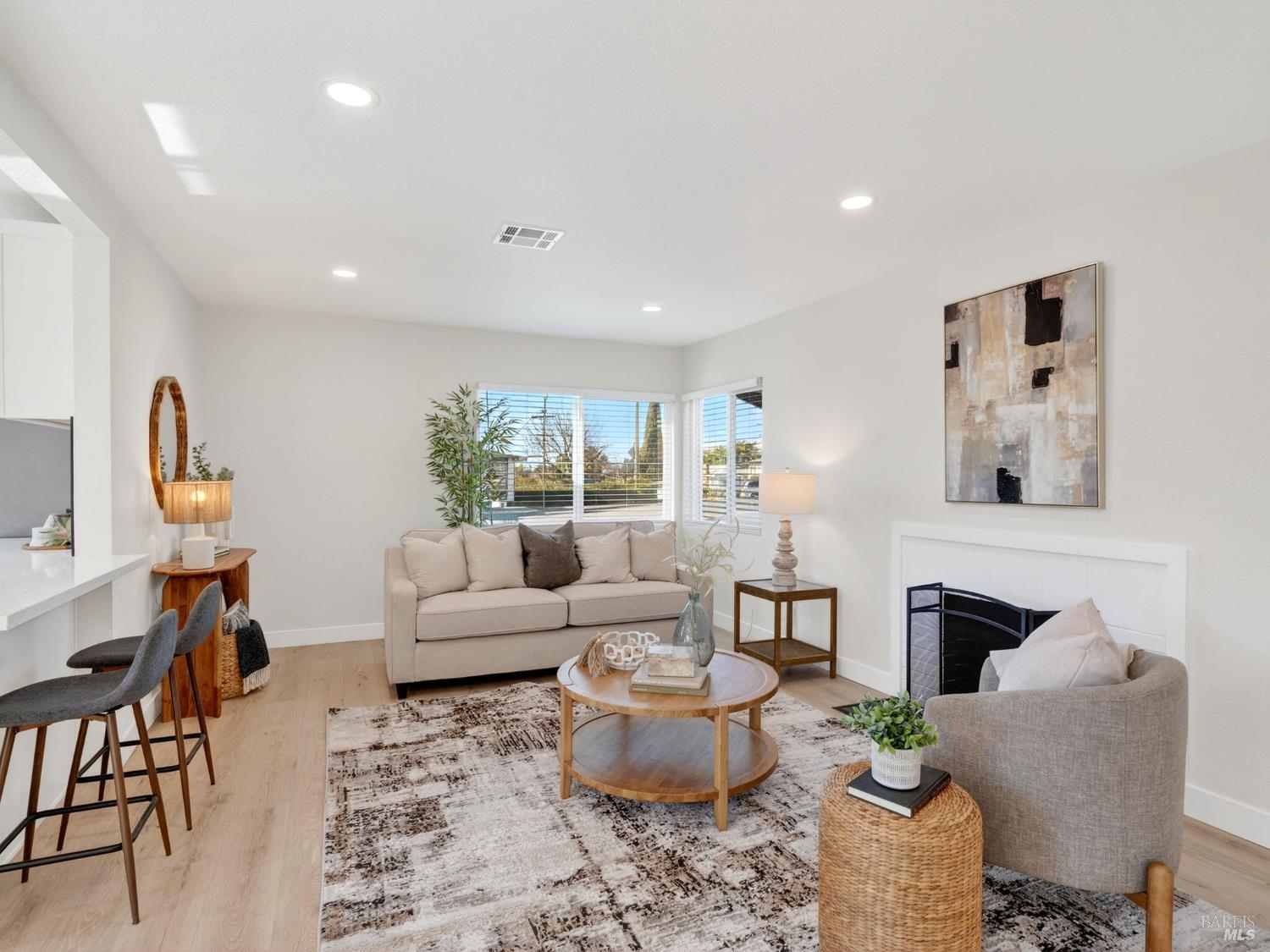 Detail Gallery Image 5 of 43 For 138 Dieninger St, Vallejo,  CA 94589 - 3 Beds | 2 Baths