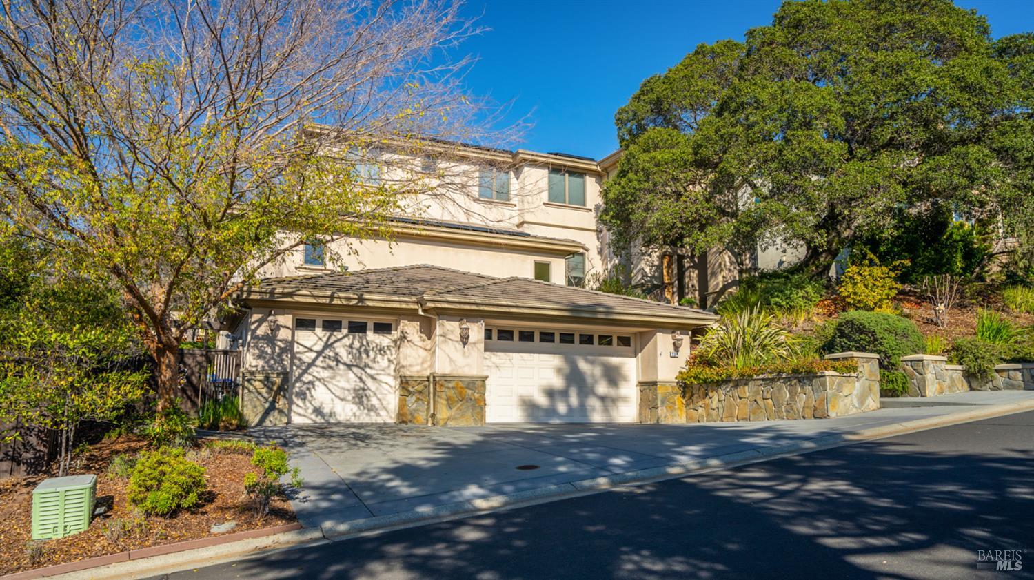 Detail Gallery Image 2 of 83 For 5304 Ravenridge Pl, Fairfield,  CA 94534 - 4 Beds | 4 Baths