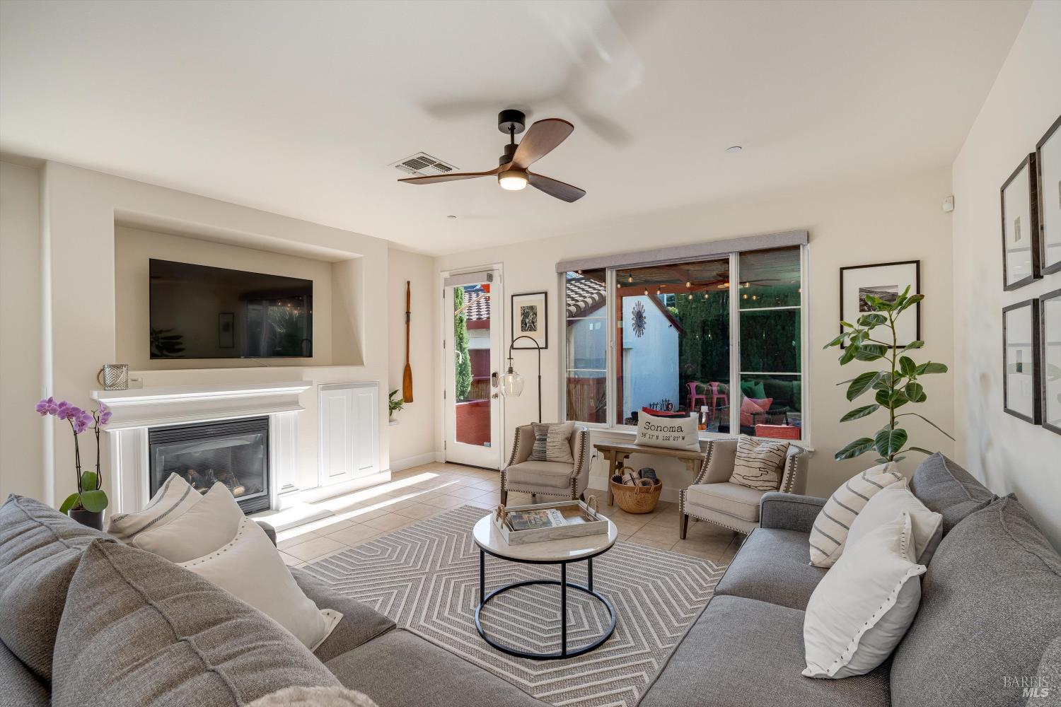 Detail Gallery Image 19 of 60 For 405 Brockman Ln, Sonoma,  CA 95476 - 4 Beds | 3 Baths