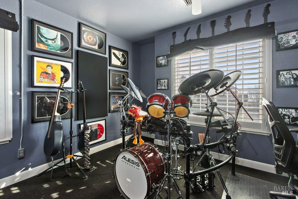 Detail Gallery Image 32 of 42 For 387 Allen Way, Benicia,  CA 94510 - 4 Beds | 2/1 Baths