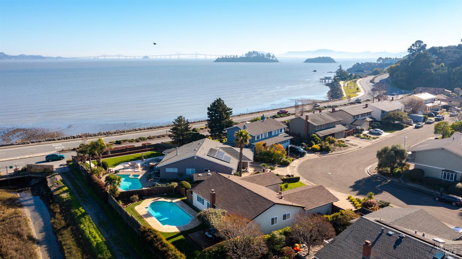 Detail Gallery Image 19 of 34 For 40 Surfwood Cir, San Rafael,  CA 94901 - 4 Beds | 2 Baths