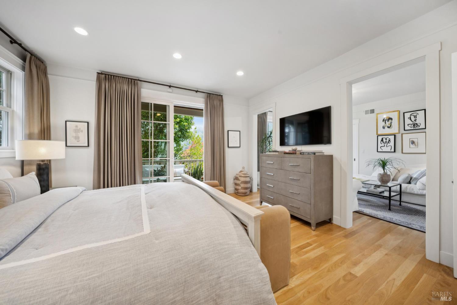 Detail Gallery Image 27 of 53 For 39 Baywood Ter, San Rafael,  CA 94901 - 4 Beds | 2/1 Baths