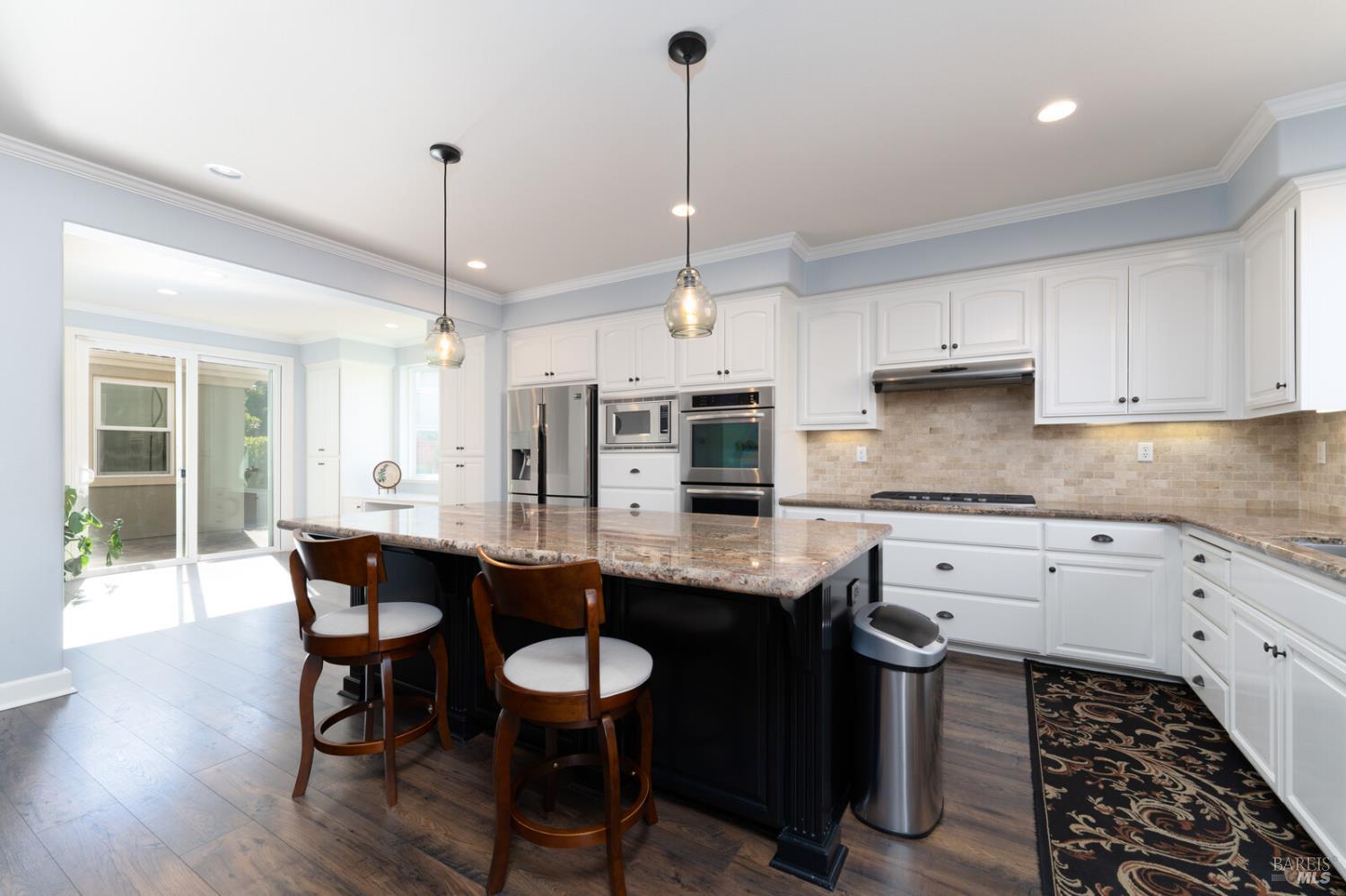 Detail Gallery Image 17 of 78 For 628 Stephen Ct, Benicia,  CA 94510 - 5 Beds | 4 Baths