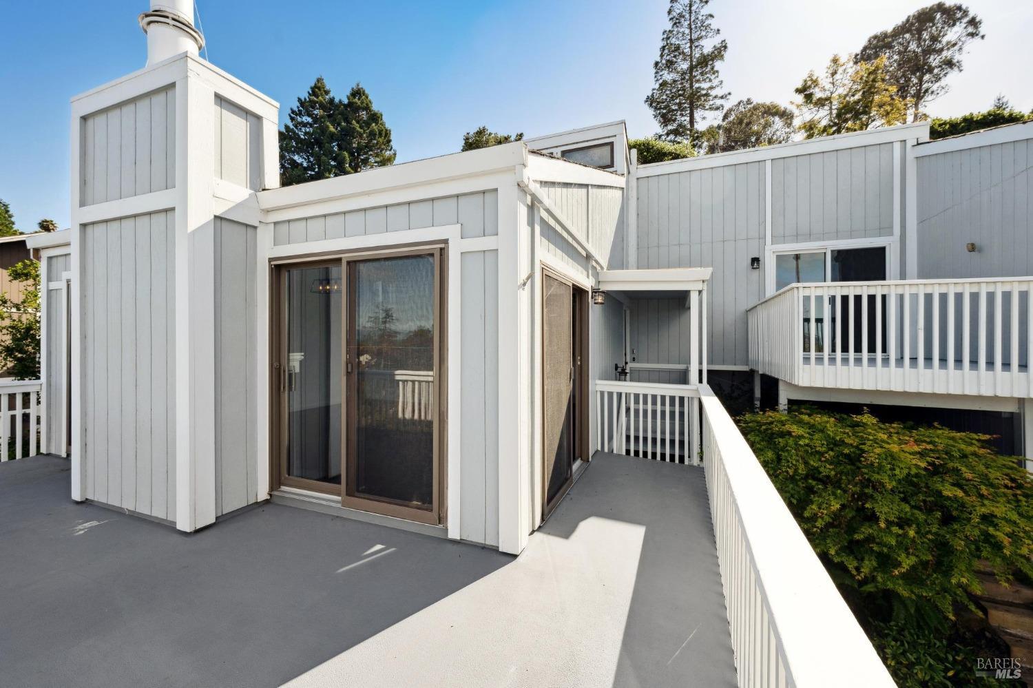 Detail Gallery Image 25 of 57 For 31 Antilles Way, Tiburon,  CA 94920 - 3 Beds | 2/1 Baths