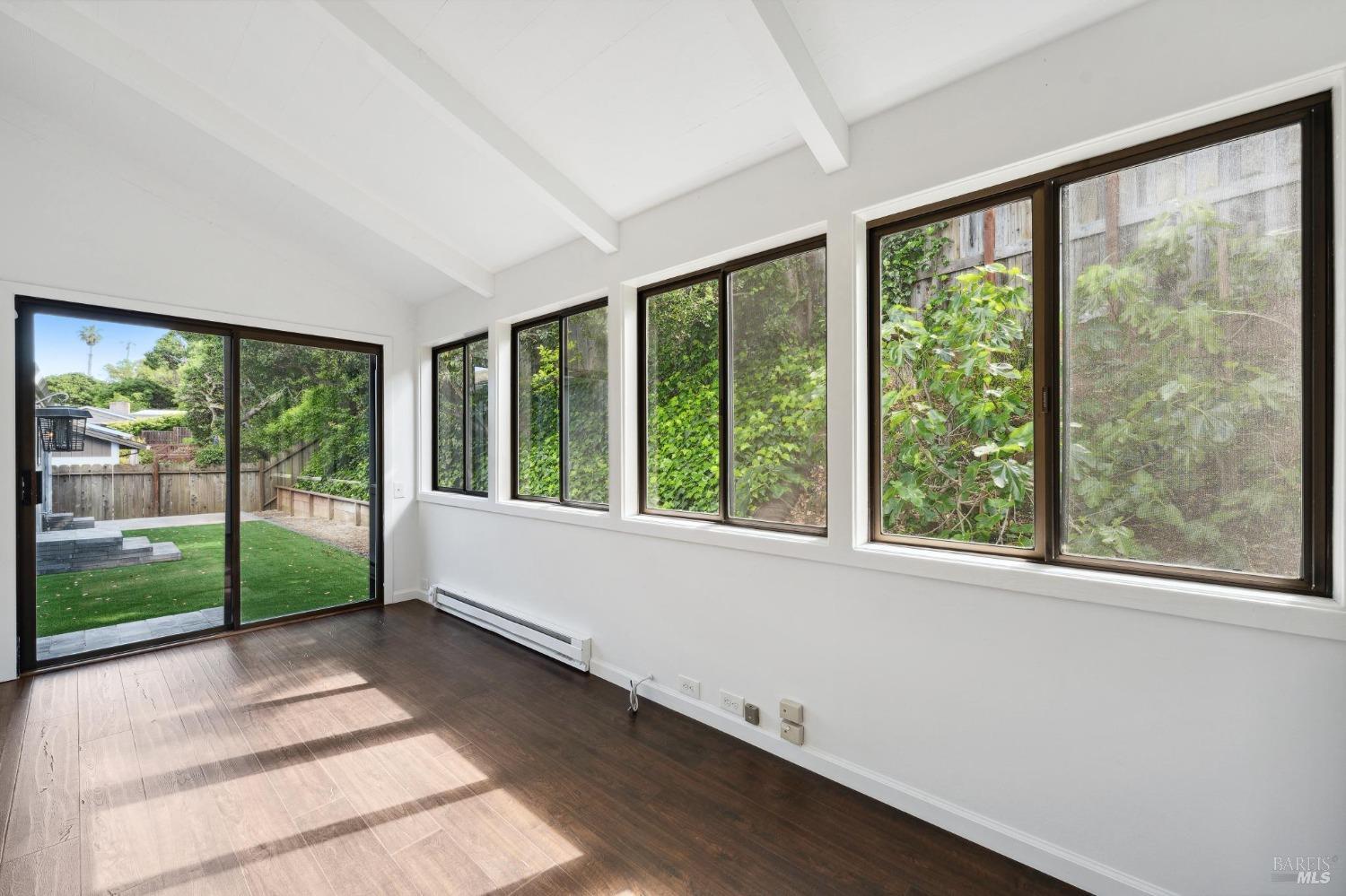 Detail Gallery Image 35 of 57 For 31 Antilles Way, Tiburon,  CA 94920 - 3 Beds | 2/1 Baths