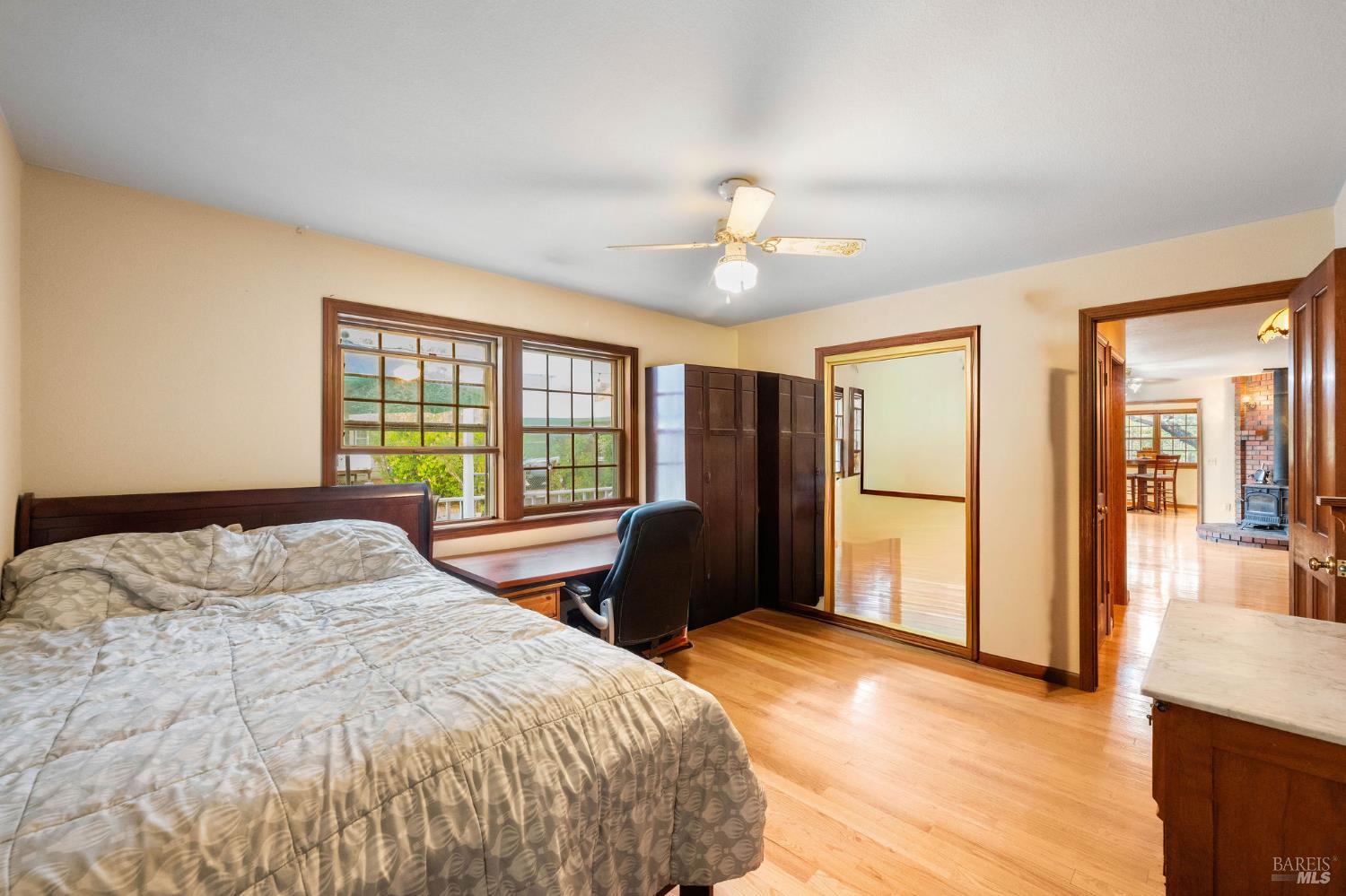 Detail Gallery Image 14 of 50 For 105 Serres Dr, Sonoma,  CA 95476 - 5 Beds | 3/1 Baths