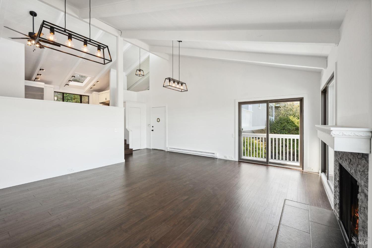 Detail Gallery Image 9 of 57 For 31 Antilles Way, Tiburon,  CA 94920 - 3 Beds | 2/1 Baths